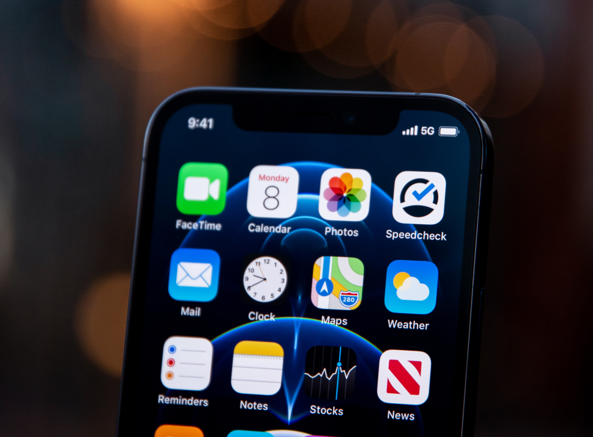 磁县苹果手机维修分享为什么 iPhone 12 在冬季会自动关机 